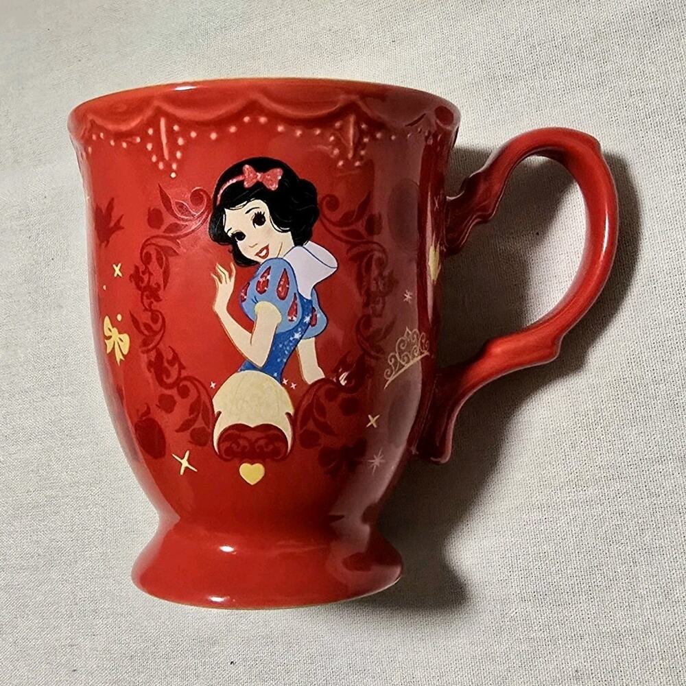 Disney Store Snow White Red Mug Disney Franchise Collectible Made in Thailand
